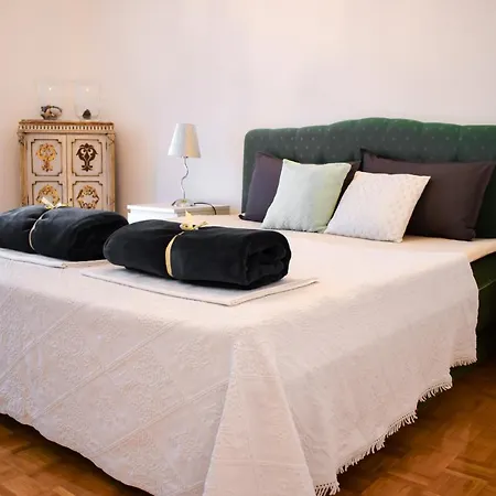 Miriam Apartment *